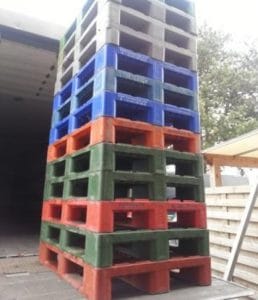 plastic pallets colored